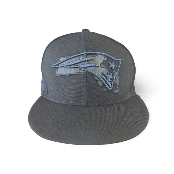 New England Patriots New Era 59FIFTY Fitted Hat Black Out Size 7 1/4 - Picture 1 of 8
